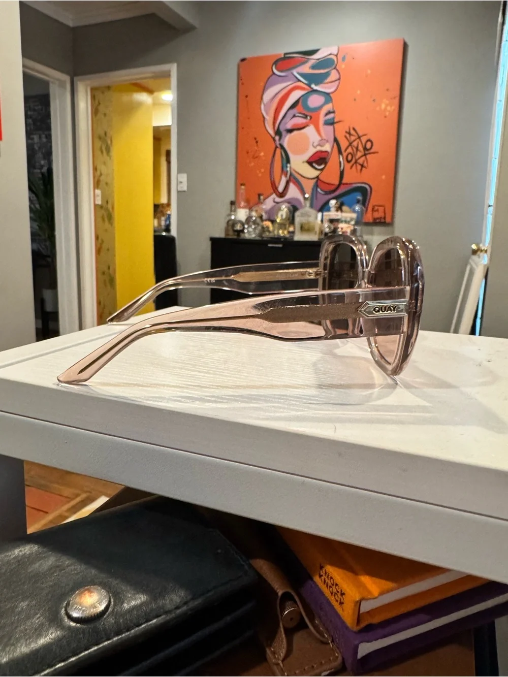 QUAY: Like New / “Full Glam” sunglasses in Doe Brown Fawn